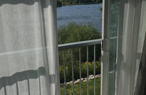 Collingwood Condo | Spectacular Lighthouse Point Waterfront Condo