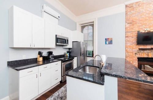 Allegheny-West Apartment | Spectacular Location - Walkable Entertainment