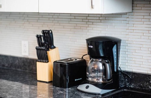 Allegheny-West Apartment | Spectacular Location - Walkable Entertainment