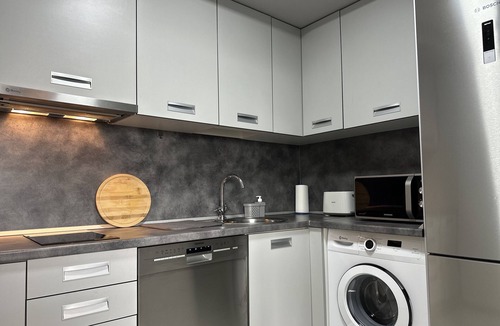 Hortaleza House | SPECTACULAR LOFT MADRID NORTE PARKING AND BREAKFAST