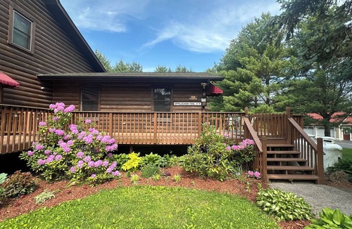 Marlboro Apartment | Spectacular Log Home Estate North Wing Unit