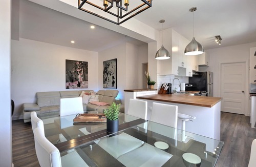 Paine-Sec Apartment | Spectacular, Lunch with the Chateau Frontenac! Air-conditioned Free parking!