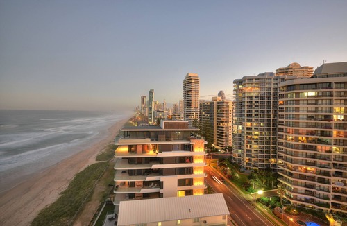 Main Beach House | Spectacular luxury beachfront apartment