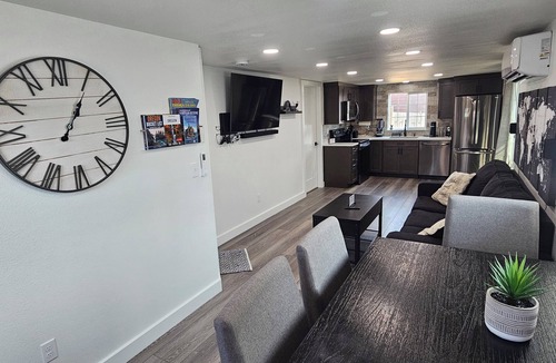 Tillamook House | Spectacular Modern Luxury!
