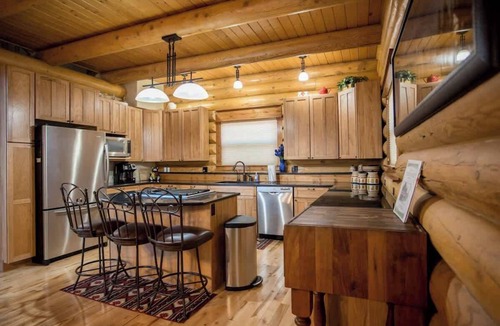 New Meadows House | Spectacular Mountain Getaway for Large Groups