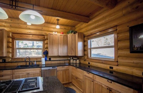 New Meadows House | Spectacular Mountain Getaway for Large Groups