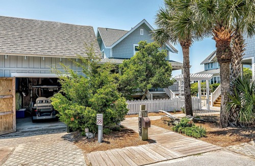 South Beach House | Spectacular ocean front cottage; expansive views from the upper deck and reverse floor plan