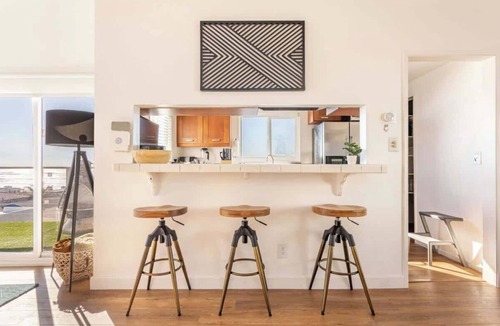 Gas Lamp Section Condo | Spectacular Ocean & Pier View Home Near LA Stadiums & LAX