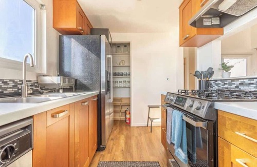 Gas Lamp Section Condo | Spectacular Ocean & Pier View Home Near LA Stadiums & LAX