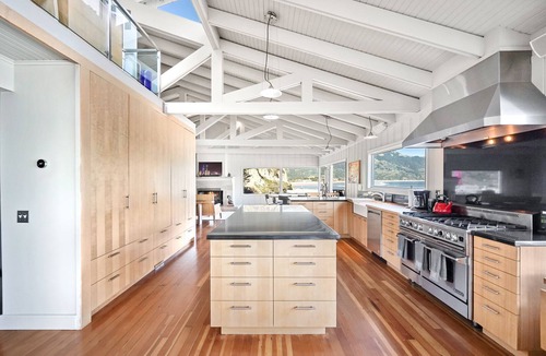 Bolinas House | Spectacular Ocean Front Home
