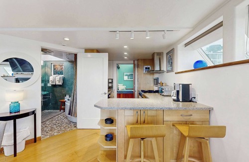 Fort Bragg House | Spectacular Oceanfront Studio with Hot Tub & Loft