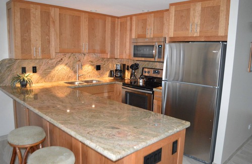 Honokowai Condo | Spectacular OCEANFRONT! 2BR/2BA Papakea L-305. June 14 - 18th 299/nt
