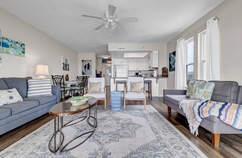 McCutcheon Field Condo | Spectacular Oceanview