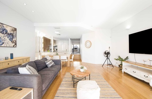 Seacliff House | Spectacular Panoramic Oceanview House in Seacliff