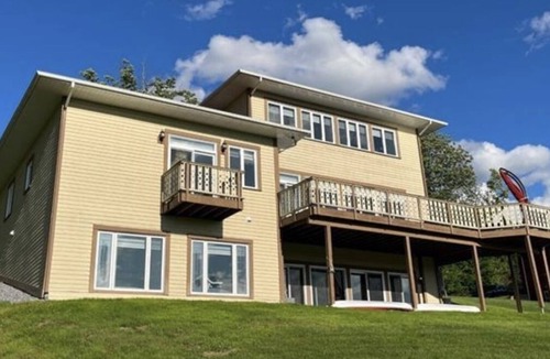 Sutton Cottage | Spectacular & Peaceful cottage with Lake!