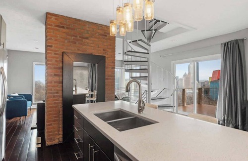 Mount Washington House | Spectacular Skyline Views - Luxury 2 Bedroom