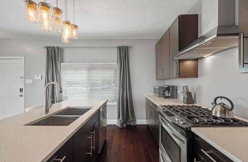 Mount Washington House | Spectacular Skyline Views - Luxury 2 Bedroom