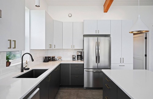 Terrebonne House | Spectacular Smith Rock Views on 5 Acres - Quiet and Modern w/King Beds