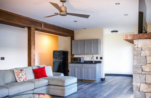 Burdett House | Spectacular Sunsets, Private Setting: