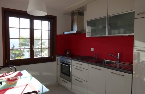 Montreux Apartment | Spectacular view! Very nice apartment overlooking the lake and the mountains!