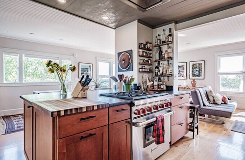 Munjoy Hill Apartment | Spectacular Views & Comforts of Home in Portland s Most Desirable Neighborhood