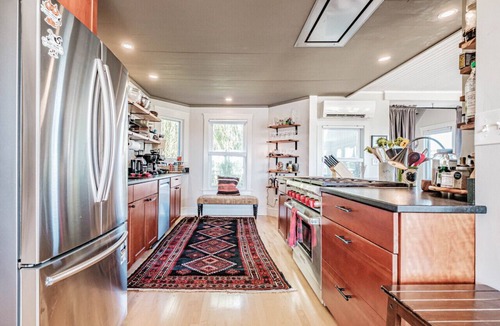 Munjoy Hill Apartment | Spectacular Views & Comforts of Home in Portland s Most Desirable Neighborhood