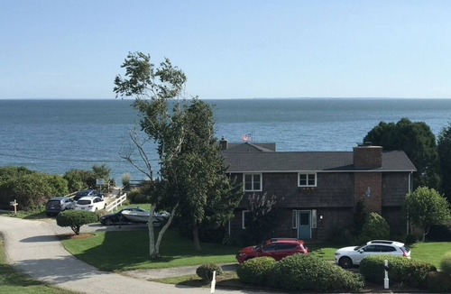 Waterford House | Spectacular views from our comfortable beachfront home!