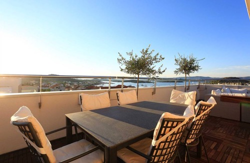 Susica Apartment | Spectacular Villa Art Gallery