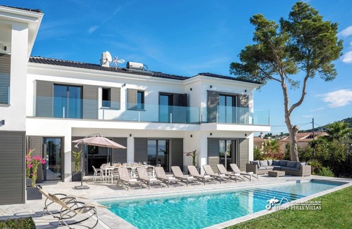 Canyelles Villa | Spectacular Villa Miami with Sea Views & A/C