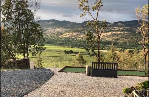 Cloverdale House | Spectacular vineyard views