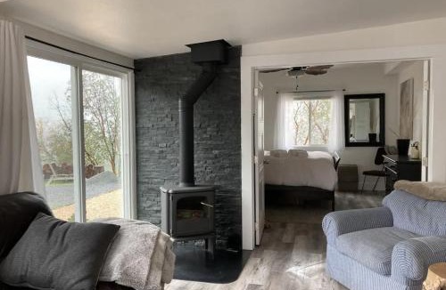 Cloverdale House | Spectacular vineyard views