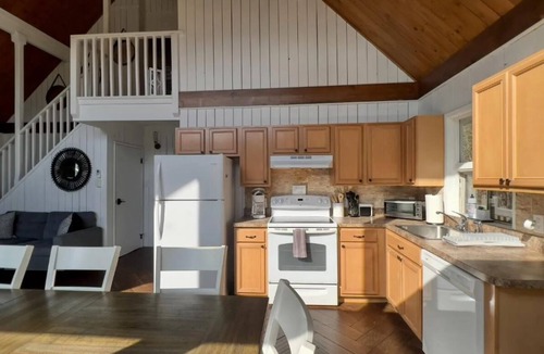 Athens House | Spectacular Waterfront Lake Home, near Hunter & Windham mountain’s