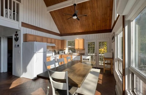 Athens House | Spectacular Waterfront Lake Home, near Hunter & Windham mountain’s