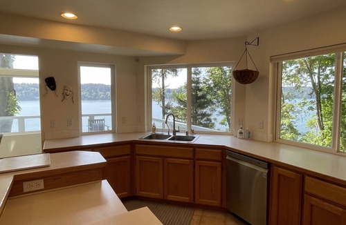 Vashon Island House | Spectacular Waterfront Refuge