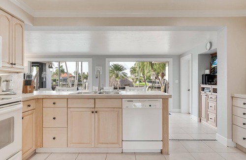 Yacht Club House | Spectacular Wide Intersecting Canals, River Views-Awesome Tiki huts