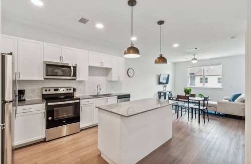 Austin Apartment | Spectra Parks 7310, Stunning Austin Oasis