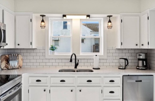Shenandoah Cottage | Speedway 4BR Walk to Town Pet Friendly