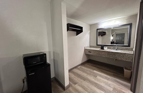 Griffin Hotel | Speedway Inn & Suites Griffin US 19