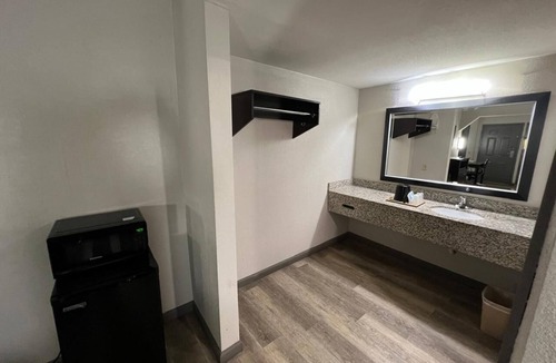 Griffin Hotel | Speedway Inn & Suites Griffin US 19