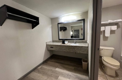 Griffin Hotel | Speedway Inn & Suites Griffin US 19