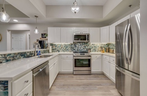 Bluff City Condo | SpeedwaySkyview, Walk to BMS, One Level, Elev