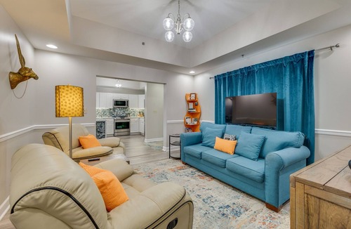 Bluff City Condo | SpeedwaySkyview, Walk to BMS, One Level, Elev