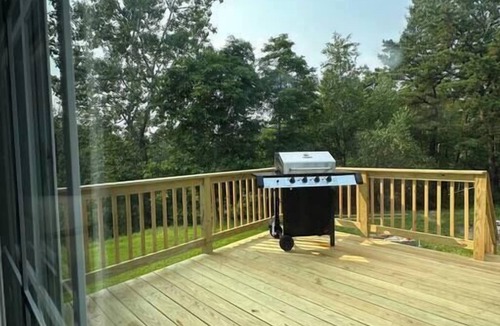 Long Pond House | Speedy Net Getaway for Executives!