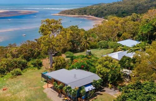 Seventeen Seventy House | SPEEDYS SHACK 1770 - panoramic ocean & bay views