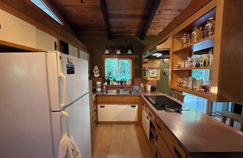 Ariel House | Speelyai Creek Retreat