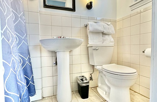 North Greece House | Spencerport - Cozy Cabin Inn, Sleep 4 - 2 Full Size Beds