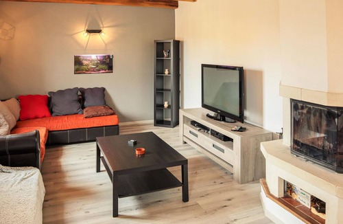 Saint-Denis House | Spend a relaxing vacation in this comfortable house in a quiet location.
