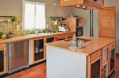 Saint-Denis House | Spend a relaxing vacation in this comfortable house in a quiet location.