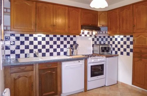 Viessoix House | Spend a wonderful time in this very comfortable house half.