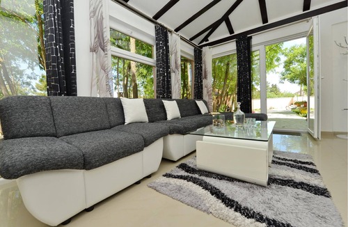 Brisevo House | Spend an unforgettable summer vacation with your loved ones at this well-maintained property with tw